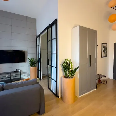 Urban Premium, Sokolska 30 Towers No 3, Free Parking, Gym & Sauna, Self Check-in Апартаменты