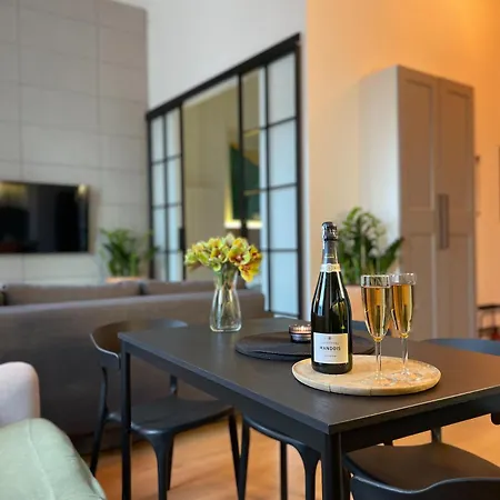 Urban Premium, Sokolska 30 Towers No 3, Free Parking, Gym & Sauna, Self Check-in * 卡托维兹