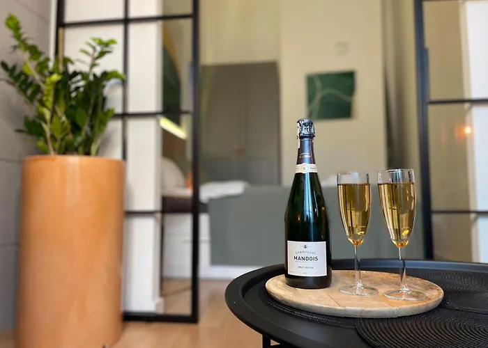 Urban Premium, Sokolska 30 Towers No 3, Free Parking, Gym & Sauna, Self Check-in Apartamento *