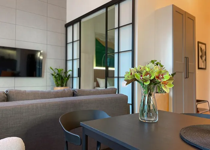 Urban Premium, Sokolska 30 Towers No 3, Free Parking, Gym & Sauna, Self Check-in * Katowice